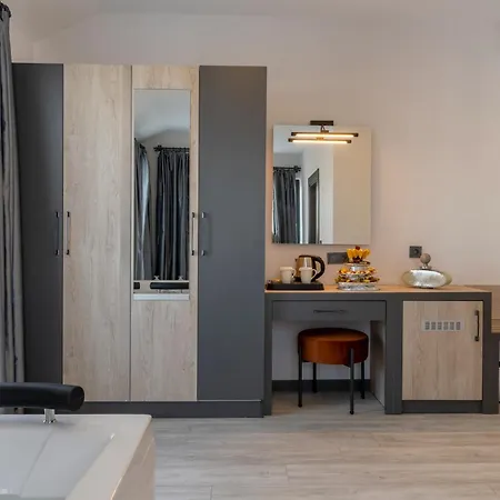 Irenic أنطاليا